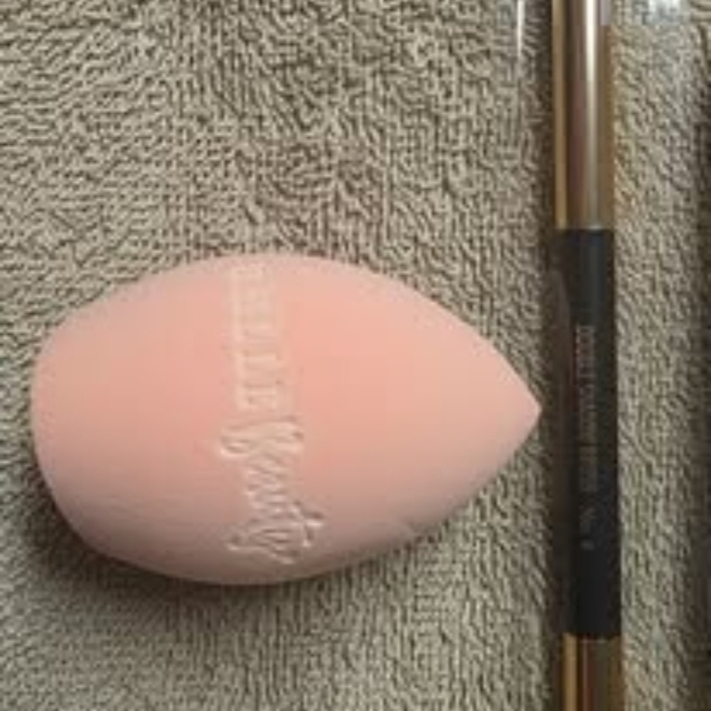 Belle Beauty Cosmetics Bundle by Kim Gravel - Picture 4 of 10